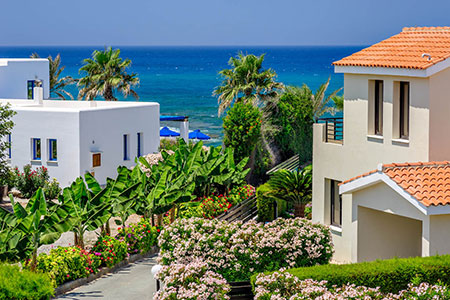 Кипрские банки выставили на&nbsp;продажу тысячи домов, квартир и&nbsp;участков