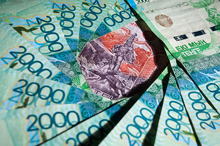 В&nbsp;марте казахстанцы заняли у&nbsp;банков почти 890&nbsp;млрд&nbsp;тенге