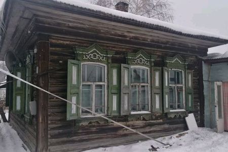 В Петропавловске продаётся старинный столетний дом