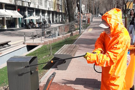 В&nbsp;Алматы начали обработку улиц, остановок и&nbsp;детских площадок