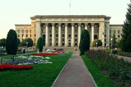«Золотой квадрат» в Алматы станет зелёным