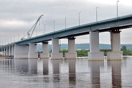 Через реку Урал перекинут ещё один мост
