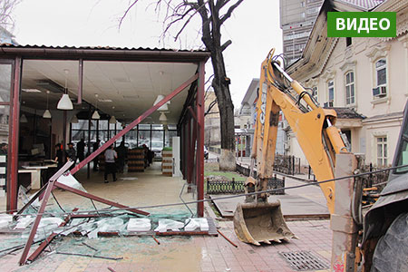 На Арбате в Алматы начался снос столовой «Компот»