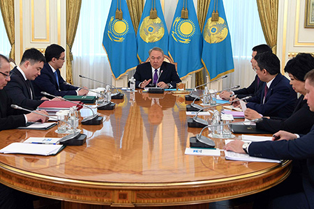 Назарбаев поручил решить проблемы ипотечных заёмщиков