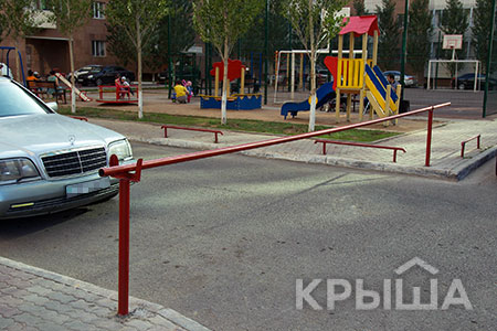 В&nbsp;Алматы предлагают запретить шлагбаумы без&nbsp;охраны во&nbsp;дворах
