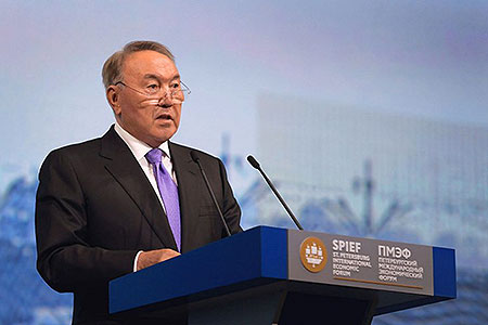 Назарбаев: От падения цен на нефть проиграли все