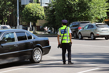 Платные парковки в Алматы могут запретить