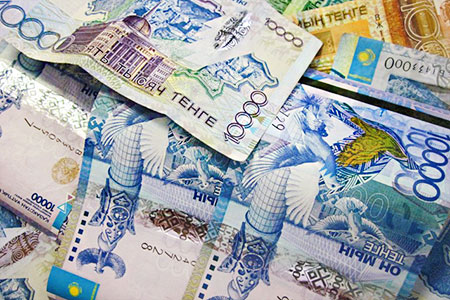 Задолженность казахстанцев по&nbsp;кредитам превышает 6&nbsp;трлн&nbsp;тенге