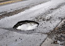 Эксперты Минтранскома обнаружили дефекты дорог и улиц