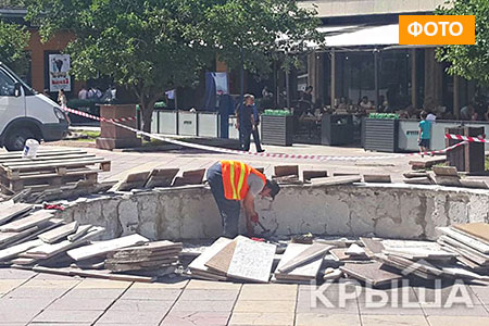 В Алматы на Арбате демонтируют фонтаны