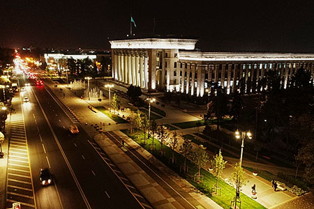До конца года на 208 улицах Алматы установят фонари