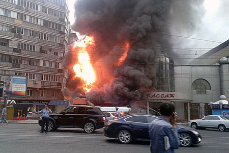 Алматы: на Арбате горел торговый центр