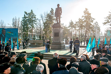 В Талдыкоргане появился памятник Нурсултану&nbsp;Назарбаеву