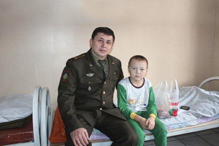В Алматы ребенок вытащил из горящего дома младших сестёр и брата