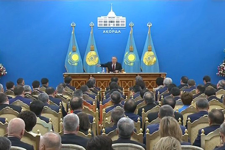 Назарбаев поручил разобраться с&nbsp;безобразием в&nbsp;ЖКХ