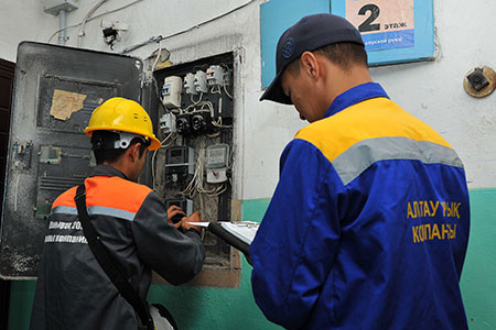 В Ауэзовском районе Алматы бесплатно заменят электросчётчики